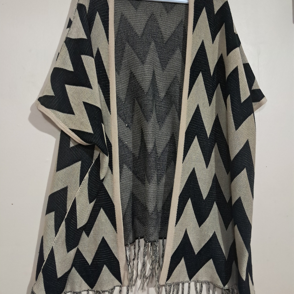 Papillon Blanc Black and Cream Knit Cardigan